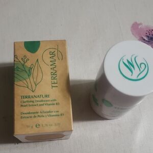 Clarifying Deodorant with Pearl Extract - White and Green
